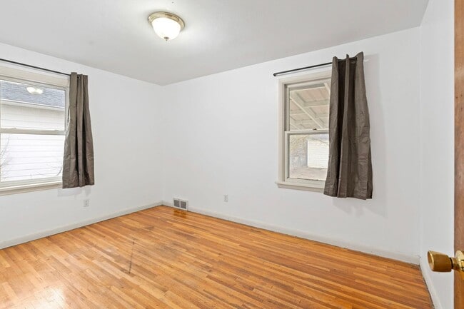 Building Photo - Charming Updated Single-Family Home Near Northtown