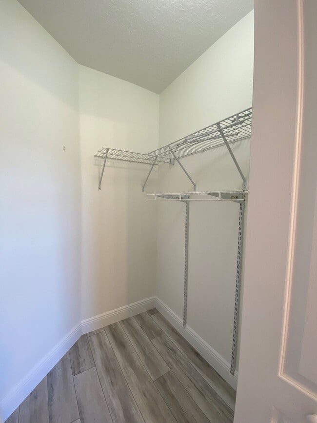 Building Photo - 3050 Rodrick Cir