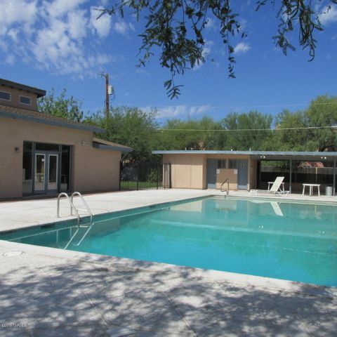 Building Photo - 904 N Desert Ave