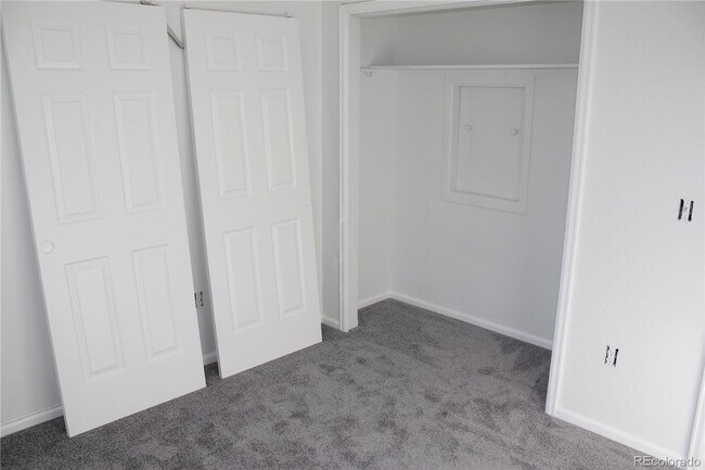 Building Photo - Home in Saddlebrook, Parker!