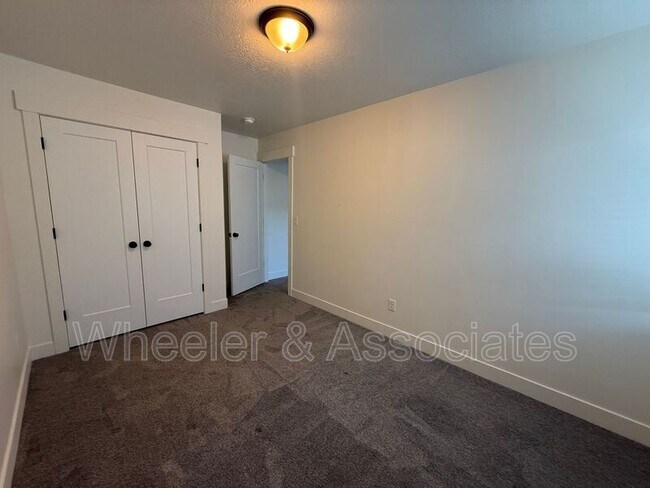 Building Photo - 1294 E 1640 S