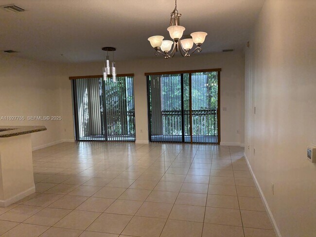 Building Photo - 2900 NW 125th Ave