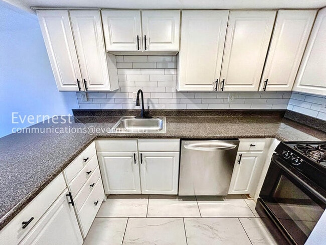 Building Photo - 526 Granite Ridge Pl