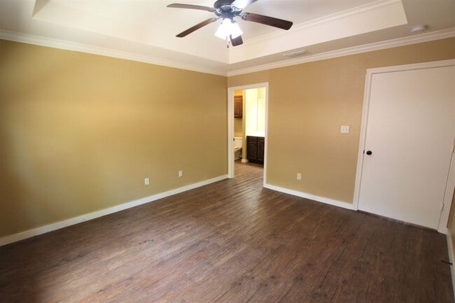 Building Photo - 3 Bedroom, 2 Bathroom Town Home in Tyler!