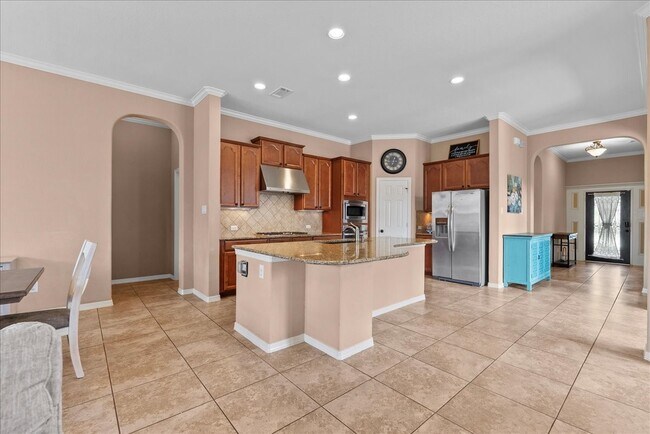 Building Photo - 606 West Fork