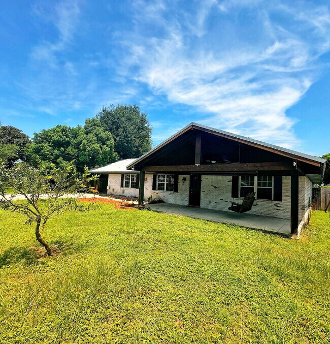 Building Photo - 112 Woodlawn Dr
