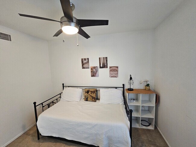 Building Photo - LONG TERM SHORT  TERM /UNFURNISHED  NO UTILITIES ~   PARTIALLY   FURNISHED