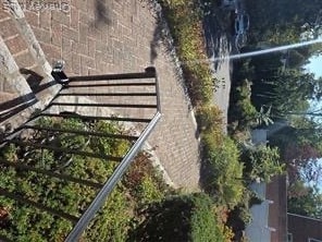 Building Photo - 173 Underhill St