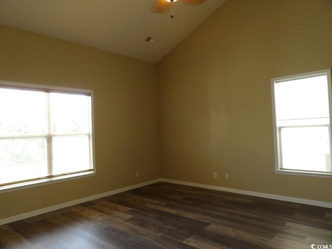 Building Photo - 185 Fulbourn Pl