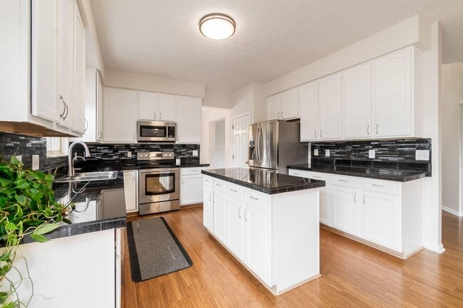 Building Photo - 7916 Bridge Crossing Ct