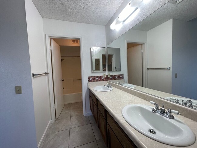 Building Photo - Upgraded Linda Vista Village Townhome.