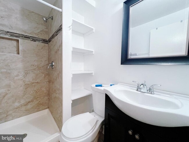 Building Photo - 6 Lazy Hollow Way