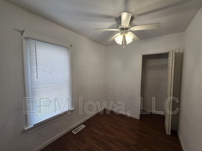 Building Photo - 2113 Mulberry St