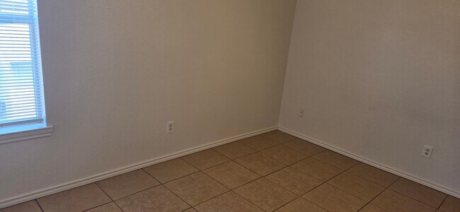 Building Photo - 3309 Barcelona Dr