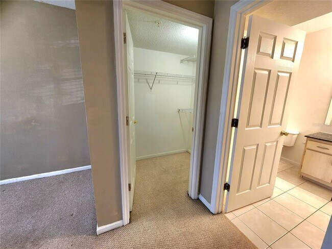 Building Photo - 712 Crest Pines Dr