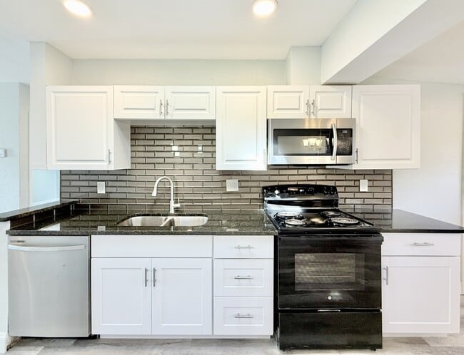 Building Photo - 9401 88th Way N