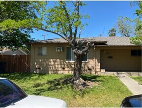 Building Photo - Charming 2 bedroom 1 Bath Duplex ***READY FOR MOVE-IN*** Half Off One Month's Rent Special!!!