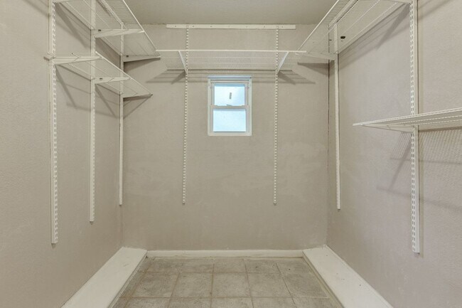 Building Photo - 3002 Stardust Dr