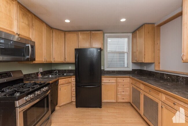 Building Photo - 4874 N Kilpatrick Ave