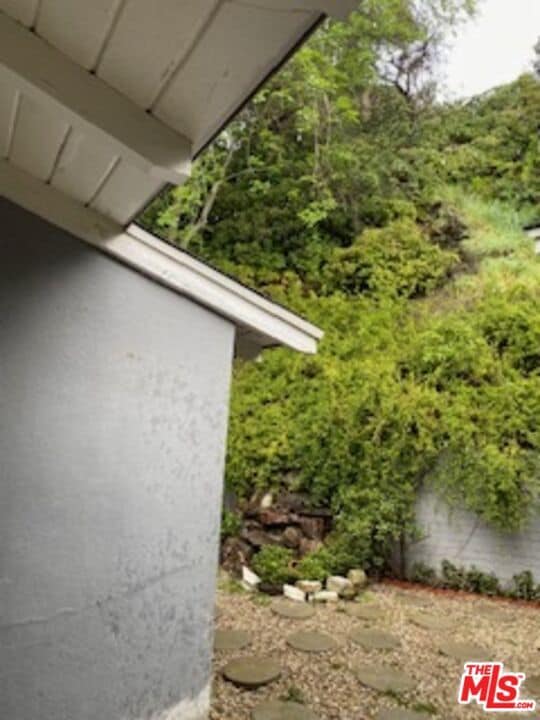 Building Photo - 1712 Benedict Canyon Drive