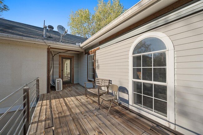 Building Photo - 158 Uriah Dr