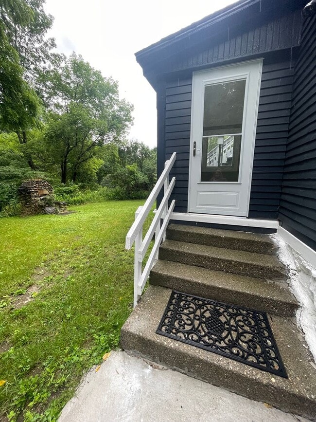 Building Photo - Walk to Williams College | Updated 3BR | Pet Friendly w/ Parking & Yard