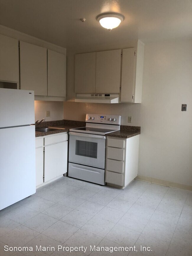 Building Photo - 294 E Cotati Ave