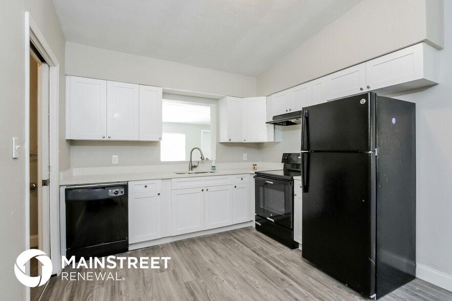 Building Photo - 6405 5th St E