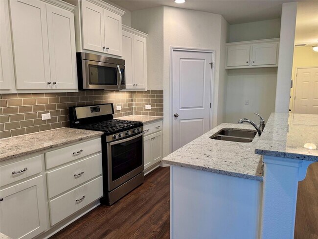 Building Photo - 408 Wolf Creek Way