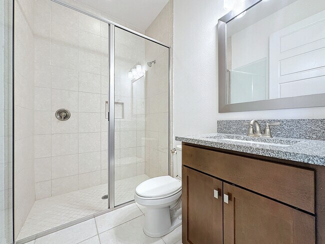 Building Photo - 10090 Sunnifa Aly