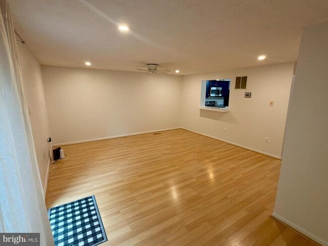 Building Photo - 9619 Glendower Ct