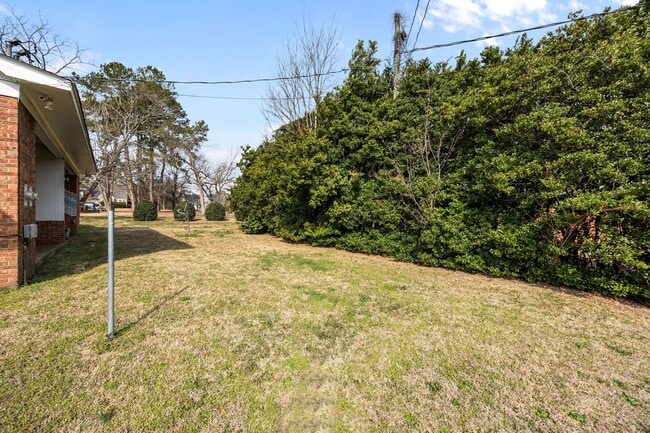 Building Photo - Cozy 2 Bed Duplex in the Heart of Lillington