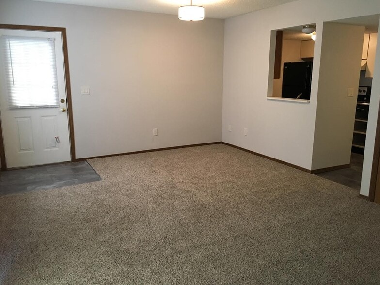 Livingroom - 210 Mt Hope Ct