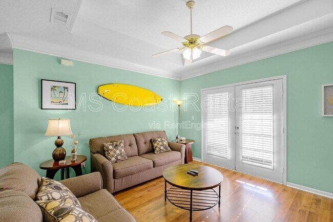 Building Photo - 2252 Beach Dr