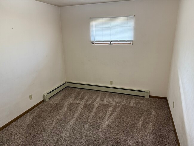 Building Photo - 302 S John St