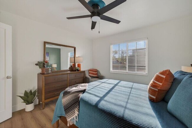 Building Photo - The Biggest Little BnB, Fully Furnished Vacation Rental!