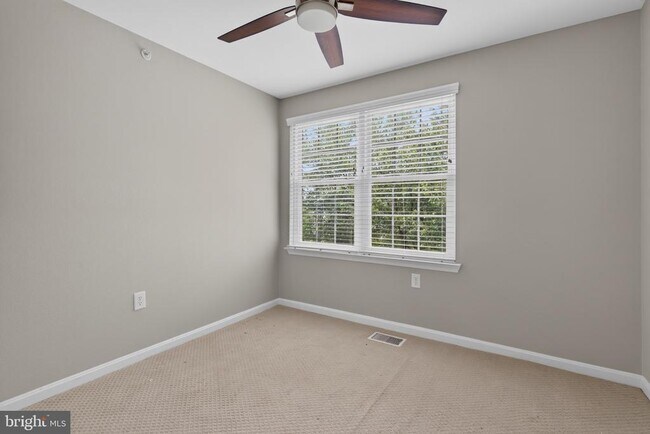 Building Photo - 12825 Fair Briar Ln