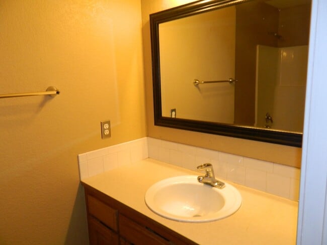 Building Photo - Charming Single Family Home in West Fayetteville!