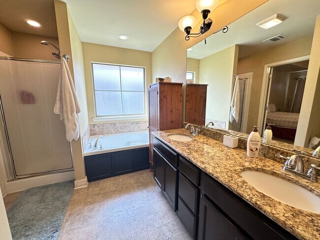 Building Photo - 3825 Pickering Pass Dr