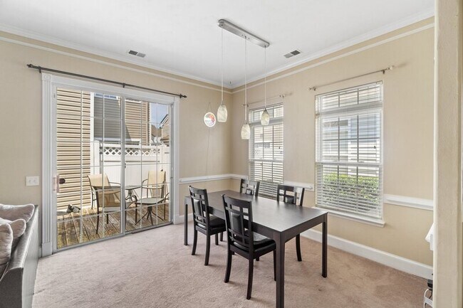 Building Photo - 1540 Coolspring Way