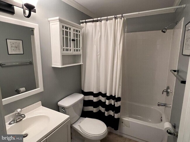 Building Photo - 9015 Piney Grove Dr