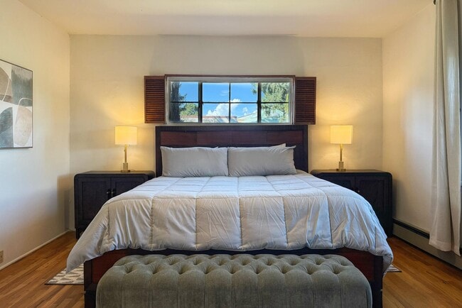 Building Photo - 1325 Don Gaspar Ave