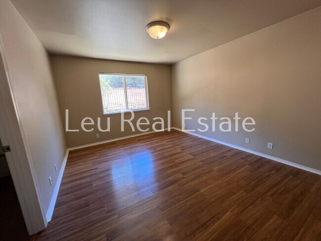 Building Photo - 5270 Bonnie Lou Ln