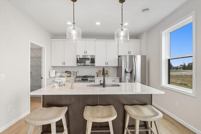 Building Photo - 3472 Knightsbridge Trl N