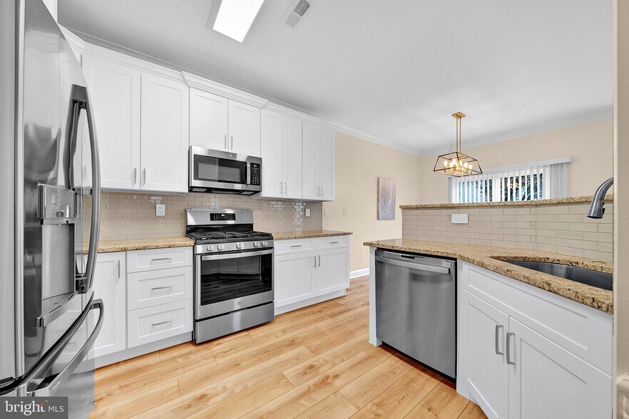 Building Photo - 25 Miller Cir