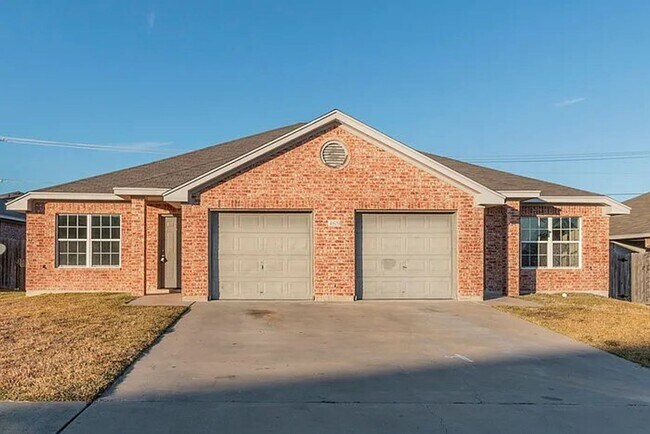 Building Photo - AVAILABLE SOON! *MORE PHOTOS COMING SOON*