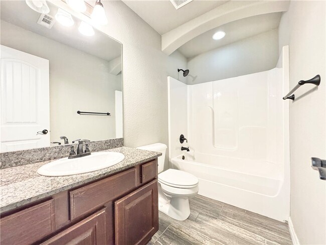 Building Photo - 4687 W Croft Dr