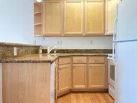 Building Photo - Beautifully renovated - Alternate Entrance from Courtyard - In-unit Storage