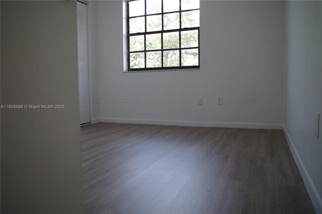 Building Photo - 1500 Jefferson Dr