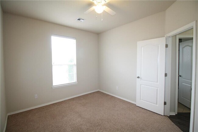 Building Photo - 756 Tuscany Way